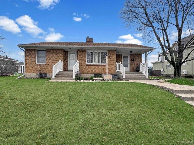 House for sale in Escanaba, Delta County