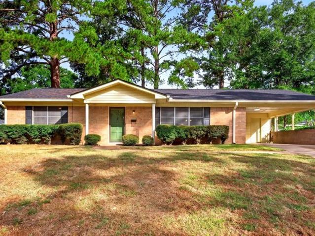House for sale in Henderson, Texas