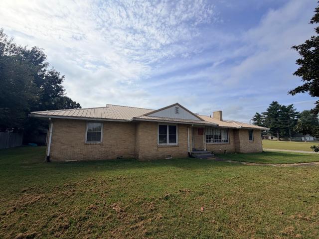 House for sale in Mayfield, Graves County