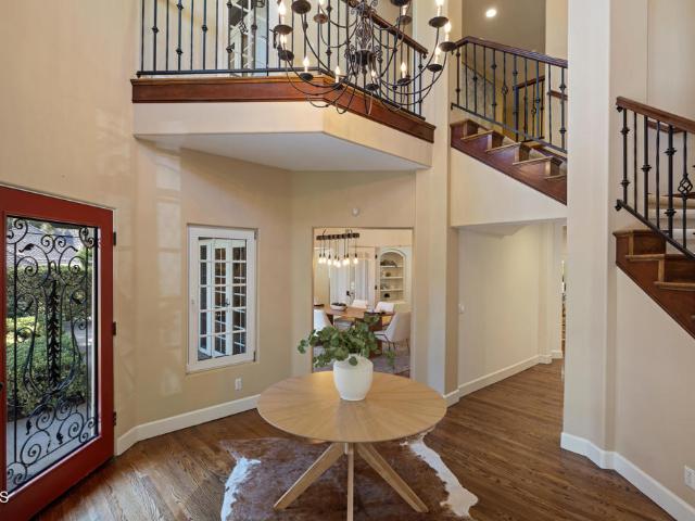 House for sale in La Canada Flintridge, California