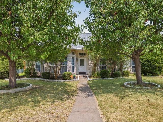 House for sale in Carrollton, Texas