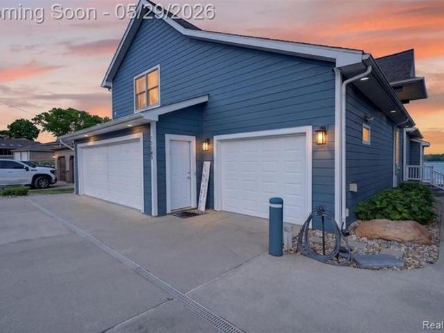 House for sale in Fenton, Michigan