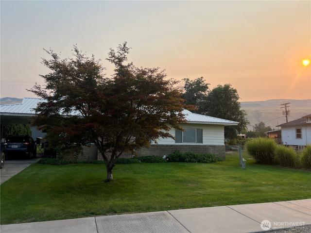 House for sale in Bridgeport, Douglas County