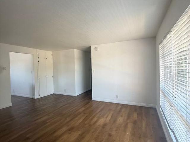 Apartment for rent in Long Beach, California