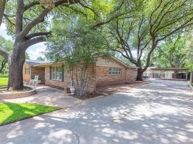 House for sale in Taylor, Texas