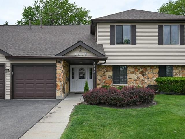 Condo for sale in Schaumburg, Illinois