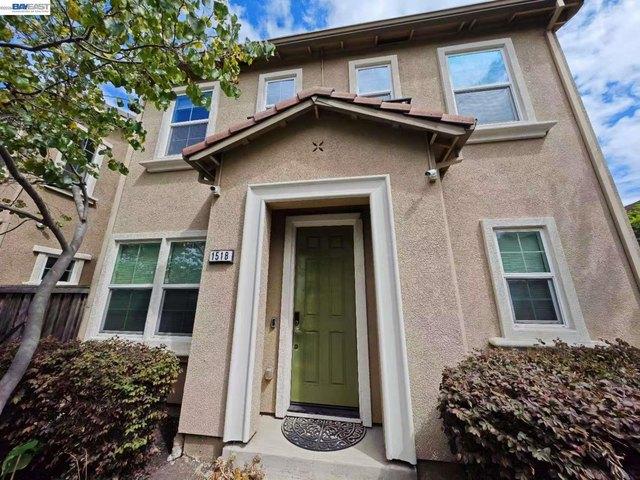 Townhouse for sale in Hayward, Alameda County