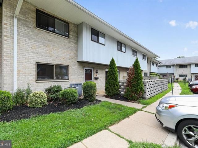 Condo for sale in Chester, Pennsylvania