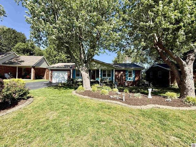 House for sale in Mayfield, Kentucky