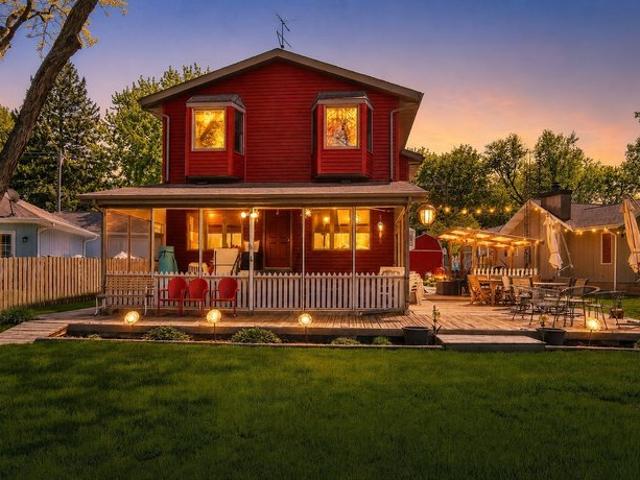 House for sale in Mchenry, Illinois