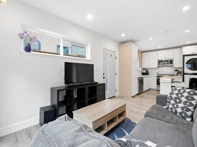 Condo for sale in Berkeley, California