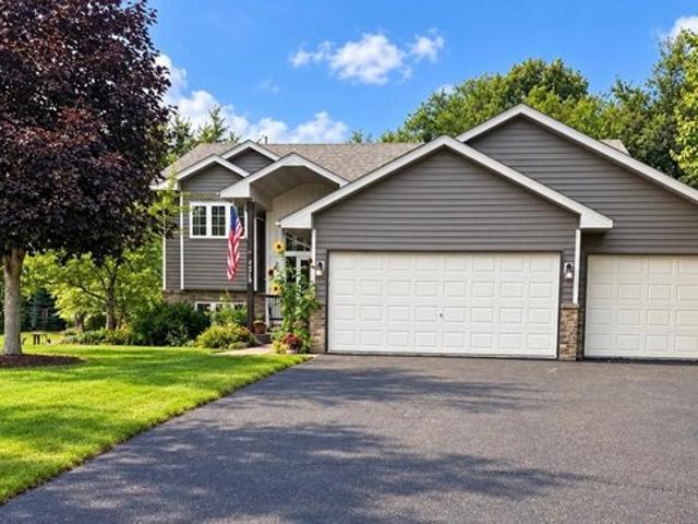 House for sale in Mayer, Carver County
