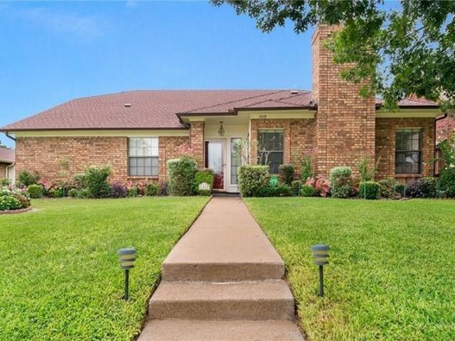House for sale in Carrollton, Texas