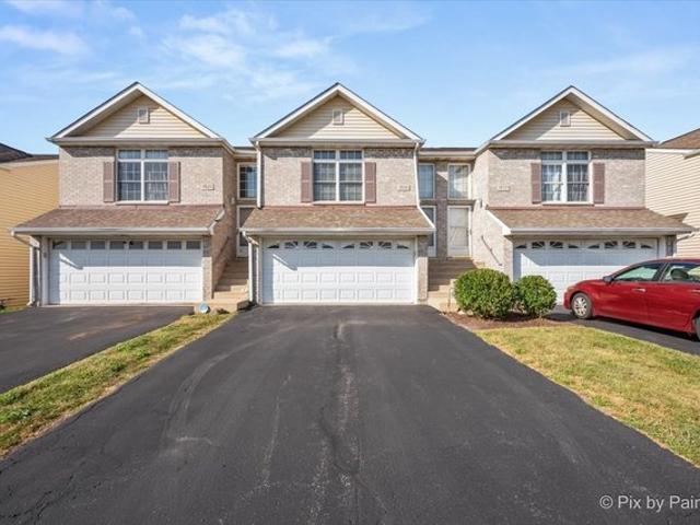 Townhouse for sale in Dekalb, Illinois