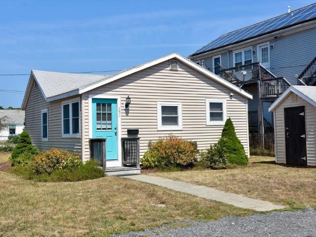 Property for rent in Cataumet, Massachusetts