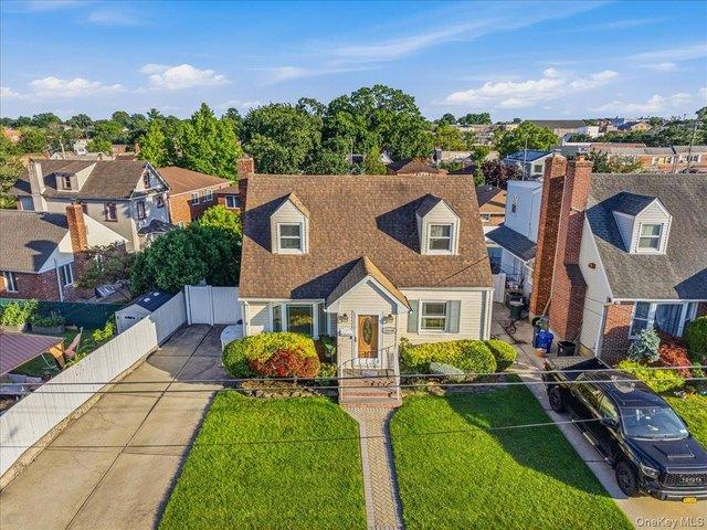 House for sale in Whitestone, New York