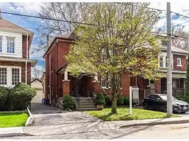 House for sale in Ancaster, Ontario