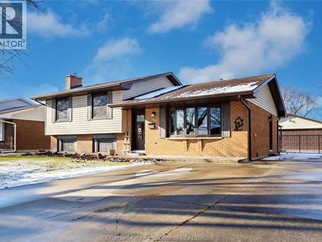 House for sale in Chatham–kent, Ontario