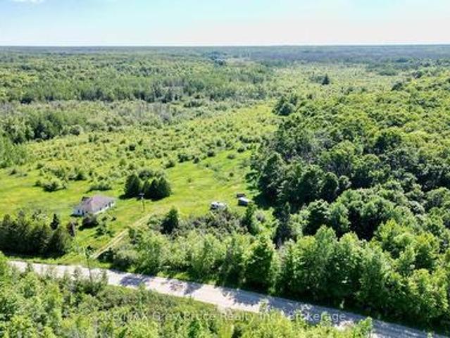 House for sale in Ontario