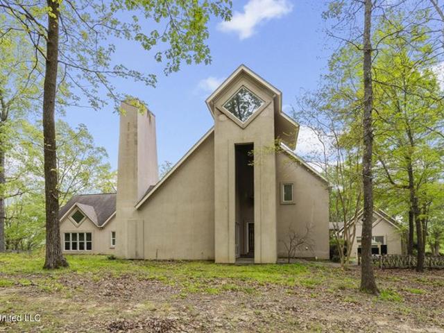 House for sale in Flora, Mississippi