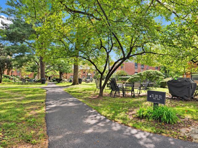 Property for sale in Country Club Ridge, Hartsdale