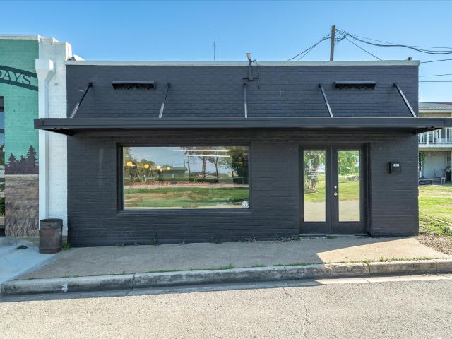 Commercial for sale in Canton