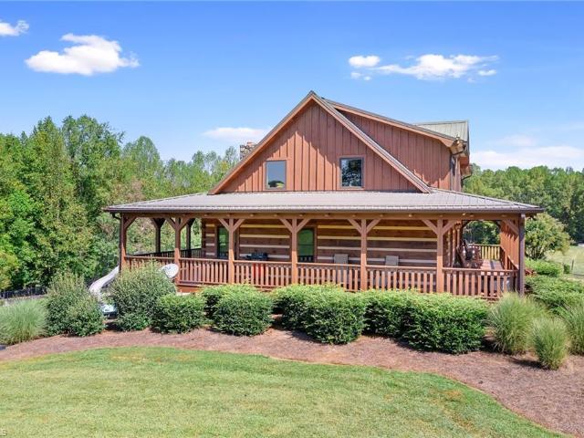 House for sale in Pilot Mountain, Surry County