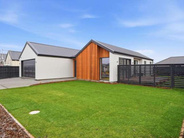 House for sale in Chaslands, Canterbury