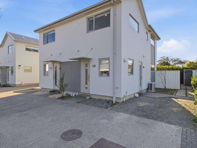 House for sale in Edgeware, Canterbury