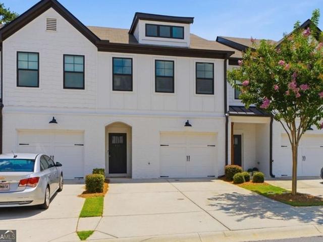 Townhouse for sale in Auburn, Georgia