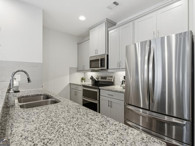 Townhouse for sale in Auburn, Georgia