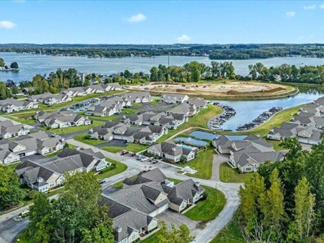 Condo for sale in Hebron, Licking County