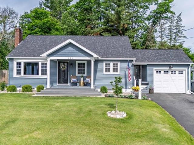 House for sale in Johnstown, New York