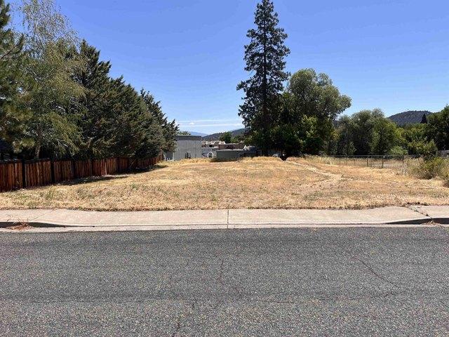 Land for sale in Yreka, Siskiyou County