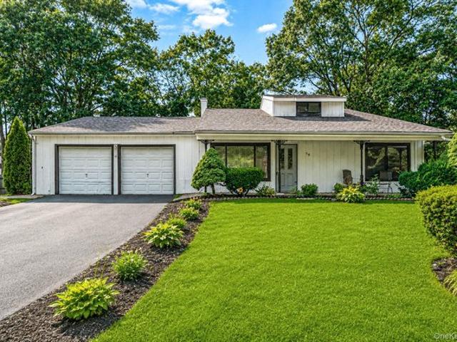House for sale in Coram, Town of Brookhaven