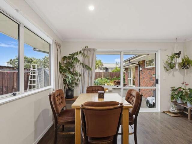 House for sale in Chaslands, Canterbury