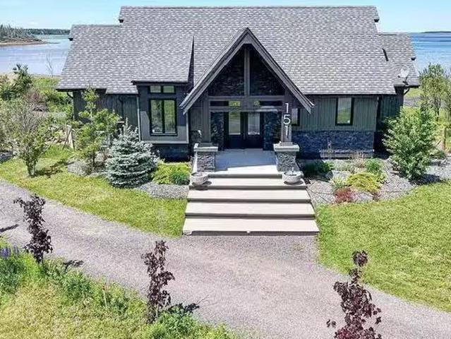 House for sale in Oyster Bed Bridge, Queens County