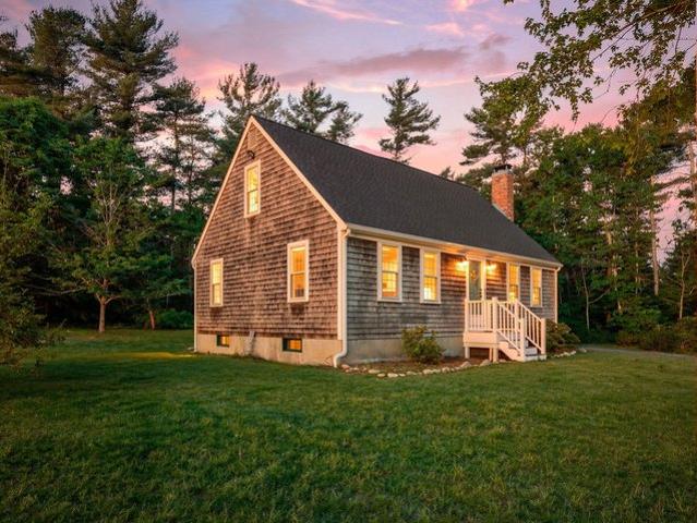 House for sale in Rochester, Massachusetts