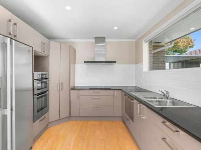 House for sale in Chaslands, Canterbury