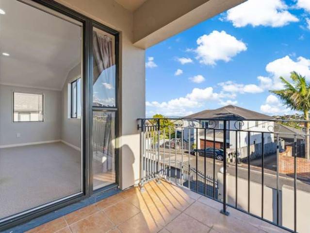 House for sale in Paremoremo