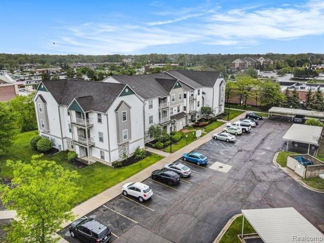Condo for sale in Fenton, Michigan