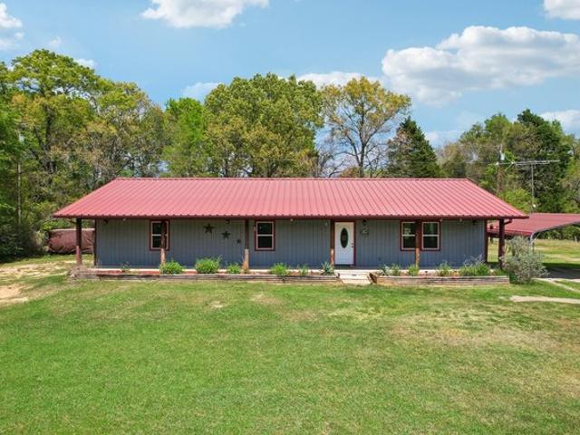House for sale in Henderson, Texas