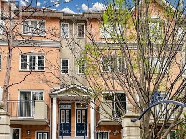 Townhouse for sale in Willowdale, Toronto