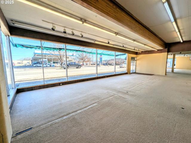 Commercial for sale in Oregonia
