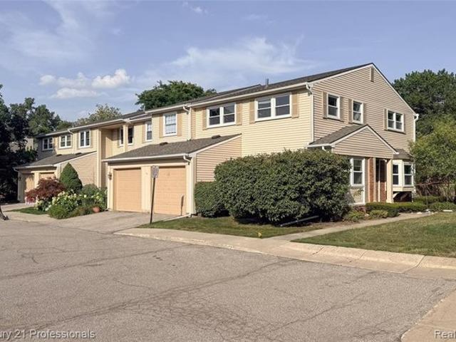 Condo for sale in Troy, Michigan