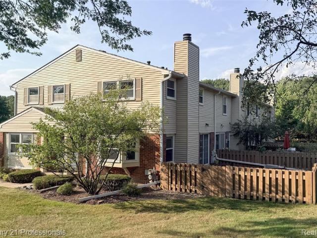 Condo for sale in Troy, Michigan