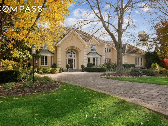 House for sale in Inverness, Illinois
