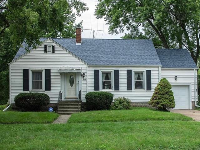 House for sale in Waterloo, Iowa