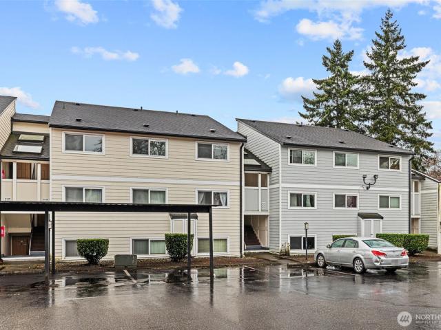 Condo for sale in Tukwila, Washington