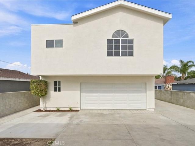 Townhouse for sale in Lawndale, California